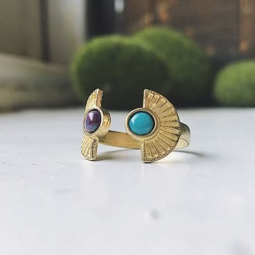 Elegant Turquoise Sunburst Ring