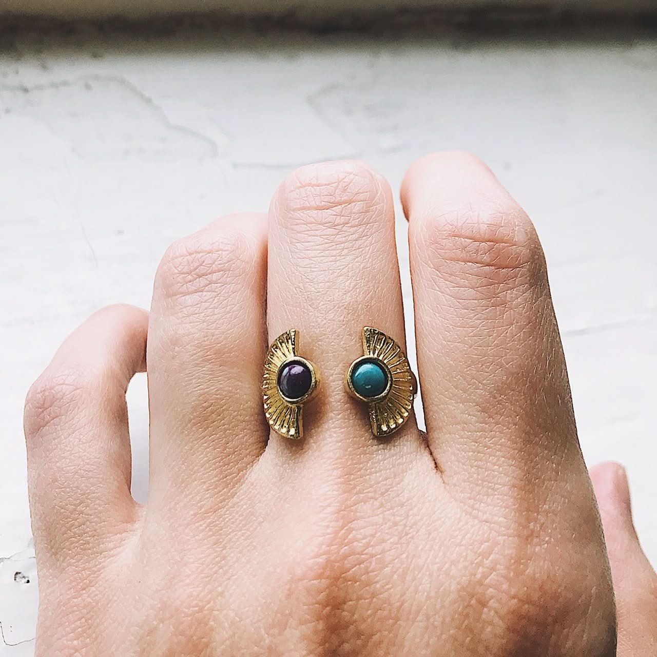 Elegant Turquoise Sunburst Ring